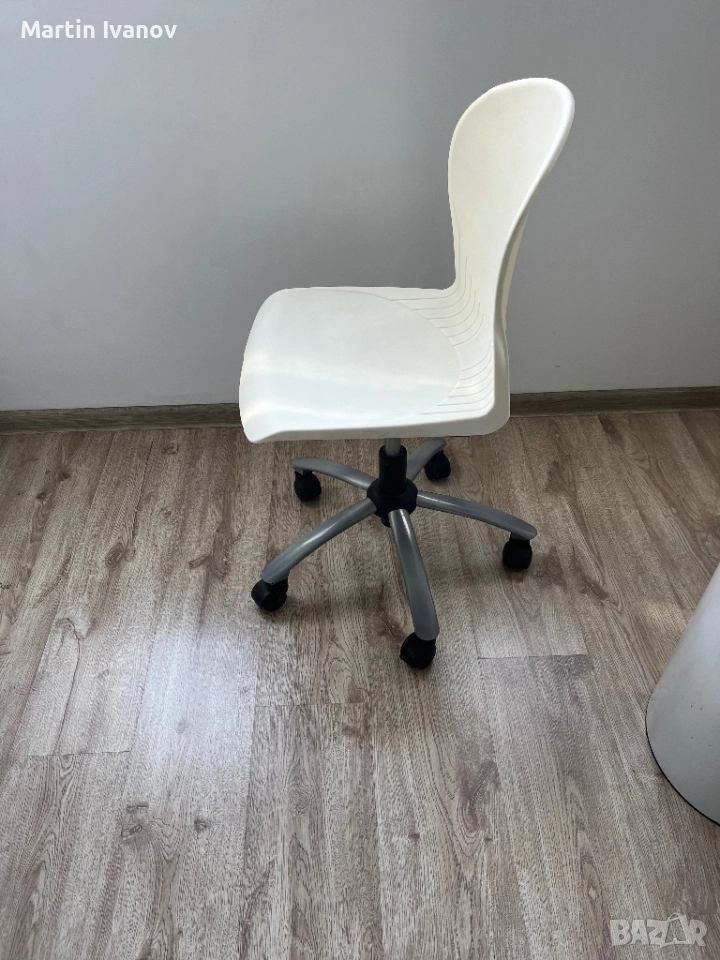 Малко сторче с колелца и амориьор, снимка 1