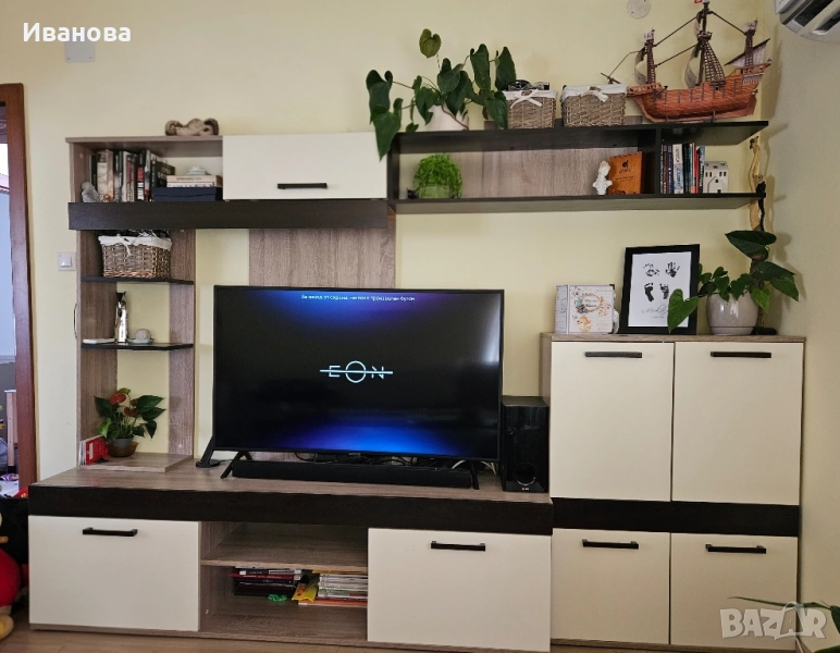 ТВ шкаф с рафт, снимка 1