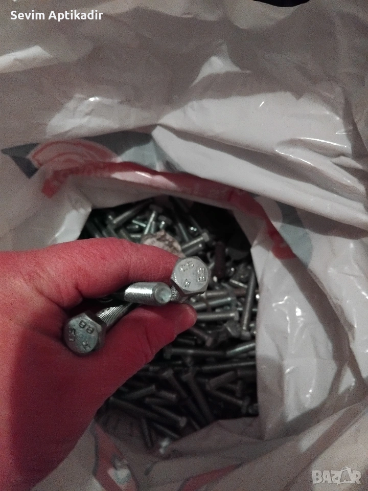 Болтове с шестостенна глава, снимка 1