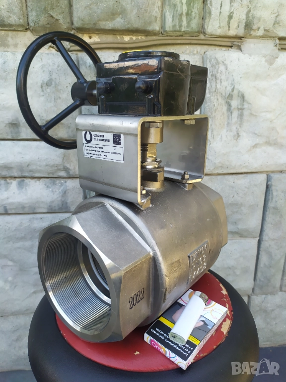 Голям неръждаем кран 4" , снимка 1