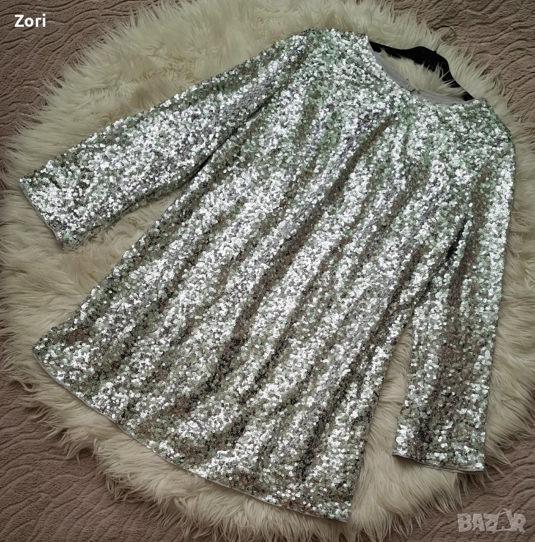 ВПЕЧАТЛЯВАЩА рокля, цялата в сребристи пайети, снимка 1