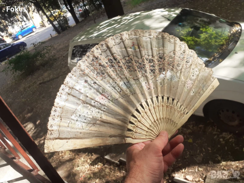 Антикварно дамско ветрило от кост и коприна 19 век, снимка 1