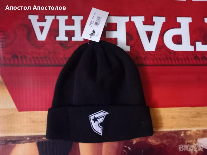 зимна шапка famous stars and straps beanie, снимка 1