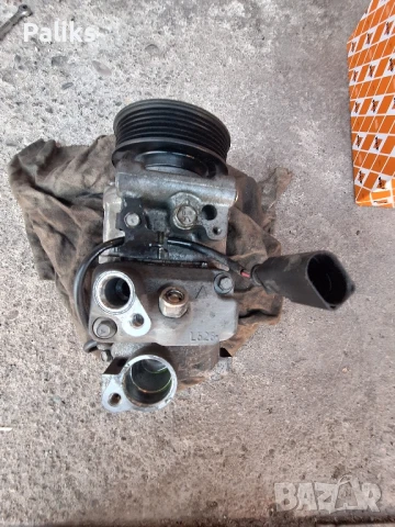 Компресор Denso за Ауди А4 Б6, снимка 2 - Части - 51357288