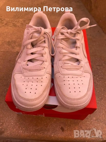 Маратонки Nike бели, снимка 2 - Маратонки - 53837645