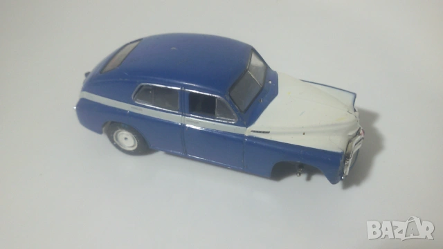 Лот 17 колички и 1 каталог Burago, DeAgostini, Hot Wheels, Maisto и други, снимка 5 - Колекции - 54205171