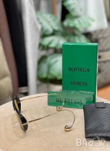 очила с черен обикновен калъф и ув защита bottega veneta , снимка 2 - Слънчеви и диоптрични очила - 50743757
