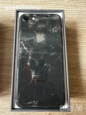 iPhone 8 64GB + 5 кейса, снимка 4 - Apple iPhone - 52342495