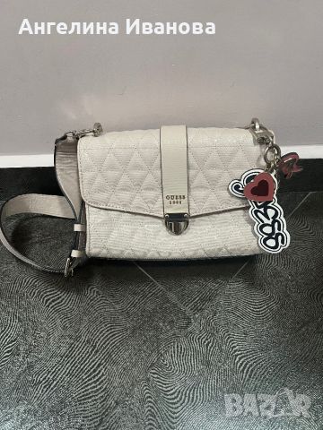 Дамска чанта Guess, снимка 1 - Чанти - 46512872