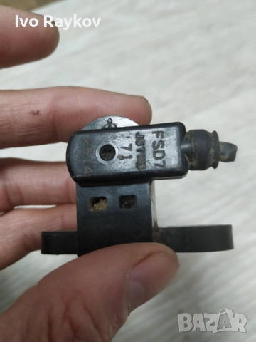 датчик колянов вал Mazda FSD7 712514, снимка 3 - Части - 52922133