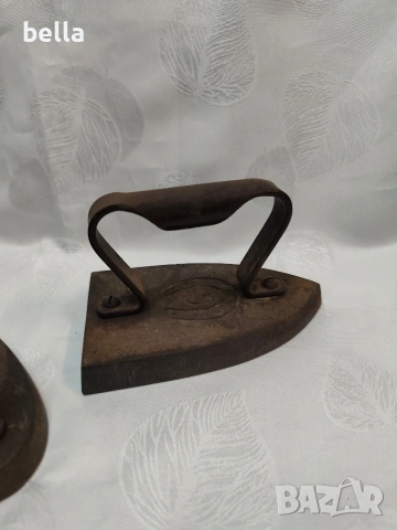 Антикварни чугунени ютии за гладене, вероятно от 1920-те или 1930-те години, снимка 2 - Антикварни и старинни предмети - 54156754