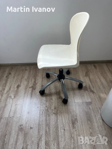 Малко сторче с колелца и амориьор