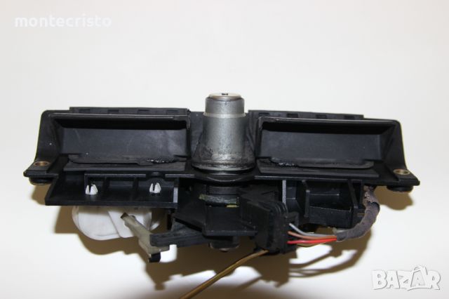 Дръжка заден капак Audi A3 8L хечбек 5 врати (1996-2003г.) 8D9827565C / 4B0827565F, снимка 2 - Части - 45948016