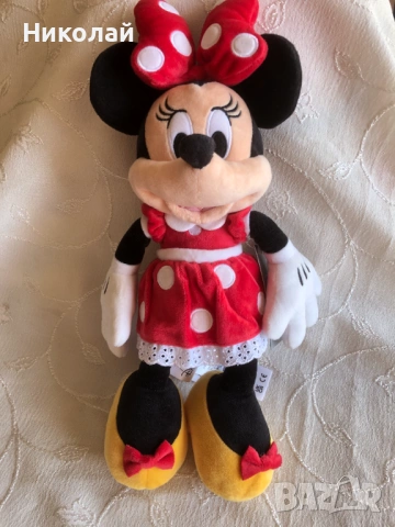 Оригинална плюшена играчка Мини Маус /Minnie Mouse, 33 см Официален лицензиран продукт Disney Store, снимка 2 - Плюшени играчки - 53655068