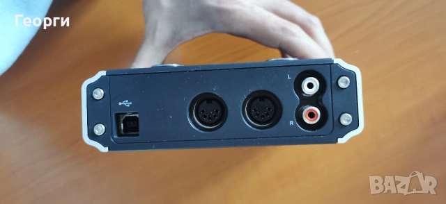 Tascam US-122 MKII USB audio interface аудиокарта 2x XLR 2x 6.3mm MIDI, снимка 5 - Ресийвъри, усилватели, смесителни пултове - 53690241