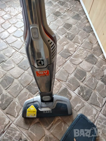 Вертикална прахосмукачка AEG Ergorapido 18V, снимка 9 - Прахосмукачки - 53295539