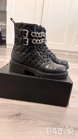 Дамски боти Stradivarius