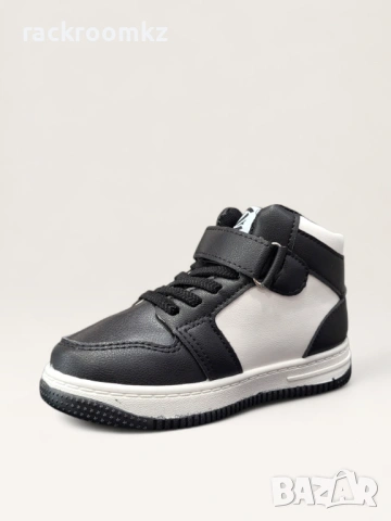 Високи детски кецове в черно и бяло с лепенка P693 black/white, снимка 2 - Детски маратонки - 53886968