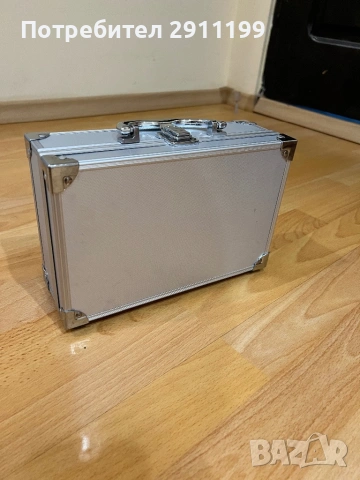 Малък алуминиев куфар, снимка 4 - Куфари с инструменти - 53828942