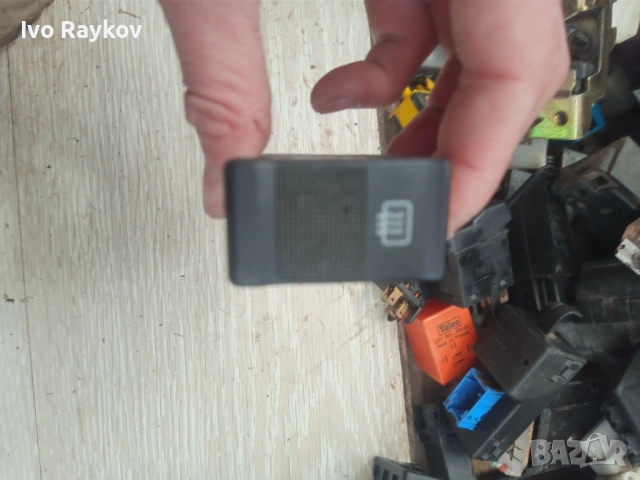 Бутон , подгрев за  Audi 80 , Audi 100 , 893941503