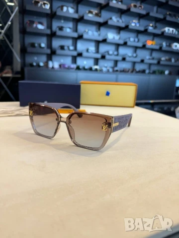 очила с черен обикновен калъф miu miu louis vuitton , снимка 2 - Слънчеви и диоптрични очила - 50608336