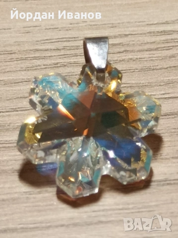 Кристална висулка със сребърен държач