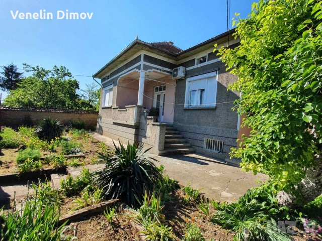 Къща и стопански постройки до Велико Търново , снимка 2 - Къщи - 54141642