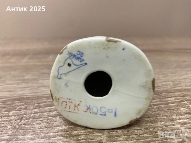 Статуетка „Момиче в кокошник“, порцелан, снимка 4 - Антикварни и старинни предмети - 52492697