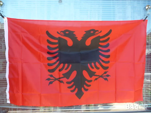 Ново Знаме на Албания Тирана Западни Балкани албанци планини