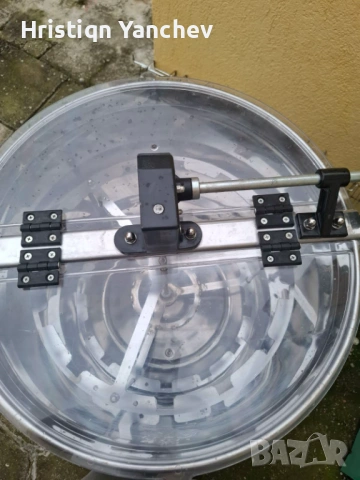 Радиална центрофуга 12 магазински рамки, снимка 6 - Селскостопанска техника - 53499981