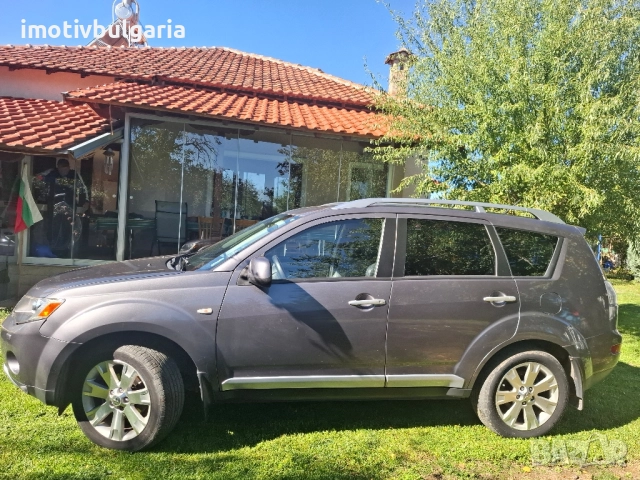 Джип Mitsubishi Outlander, снимка 2 - Автомобили и джипове - 52119017