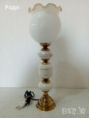 Красива порцеланова лампа, снимка 1 - Настолни лампи - 46305668