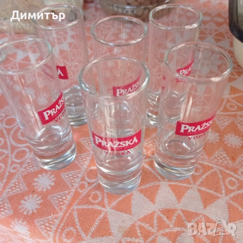 Комплект от 6 рекламни чашки на Чешка водка PRAZSKA 