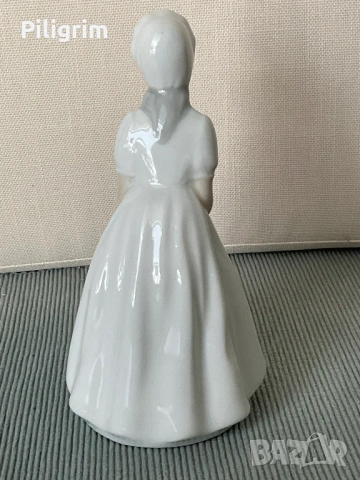 Perceval Испанско порцеланово момиче с шапка и рози., снимка 3 - Колекции - 53837553