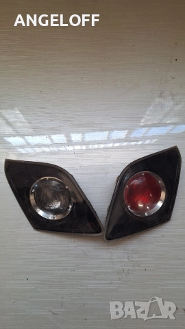 Вътрешни задни светлини за Mazda 3 хечбек от 2003 до 2008 г. 