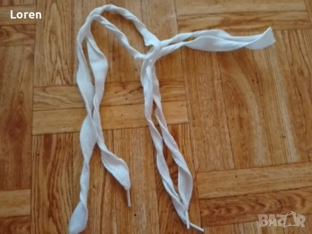 Подарявам!Бели връзки по широки за кецки или маратонки, снимка 3 - Кецове - 50230984