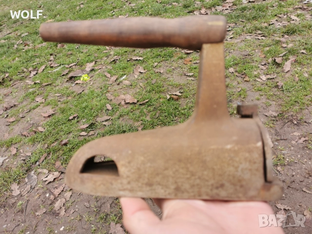 Немска Стара ютия на жар