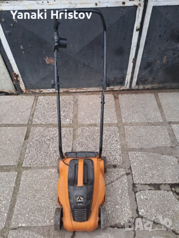 Електрическа косачка TOP GARDEN 1000 W с проблем в ел. мотора, снимка 2 - Градинска техника - 52964979