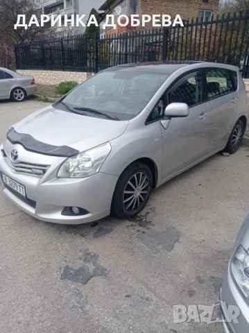 Продавам Тойота версо