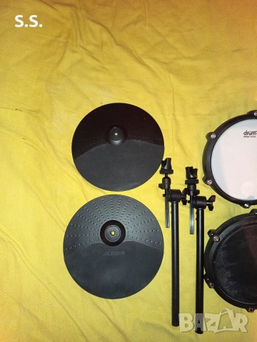Пад и чинел за електронни барабани Alesis, снимка 7 - Ударни инструменти - 52793715