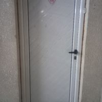 Продавам алуминиева врата 88/197 см., снимка 1 - Входни врати - 45423146