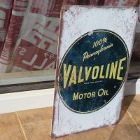 Метална табела кола Valvoline моторно масло реклама смяна, снимка 2 - Рекламни табели - 45408698