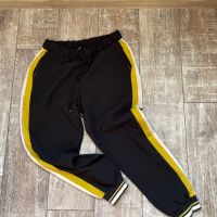 Нов спортно елегантен черен еластичен панталон zara Зара Zara с кант , снимка 1 - Панталони - 45913204
