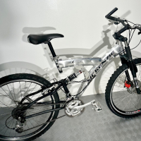 Алуминиев велосипед с дискова спирачка McKenzie 26 цола / колело / , снимка 7 - Велосипеди - 45005226