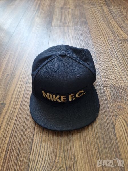 Страхотна мъжка шапка NIKE , един размер  цена 15лв, снимка 1