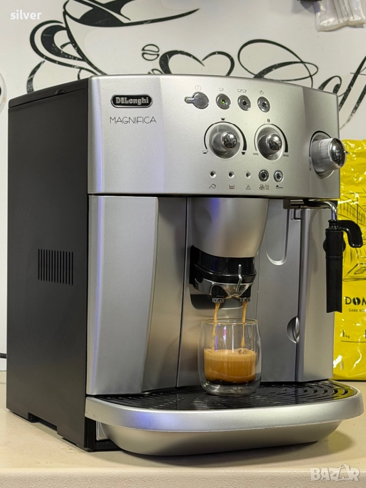 Кафемашина кафе автомат delonghi magnifica с гаранция, снимка 1