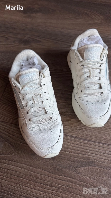 Дамски бели   кецове Reebok, снимка 1