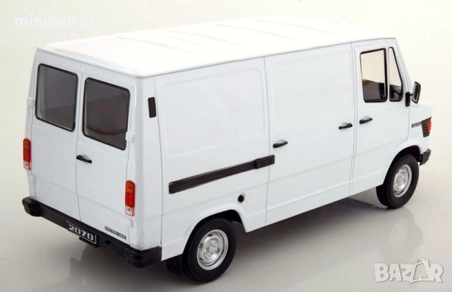 Mercedes-Benz 207 D Transporter 1988 - мащаб 1:18 на KK-Scale моделът е нов в кутия, снимка 3 - Колекции - 53286147