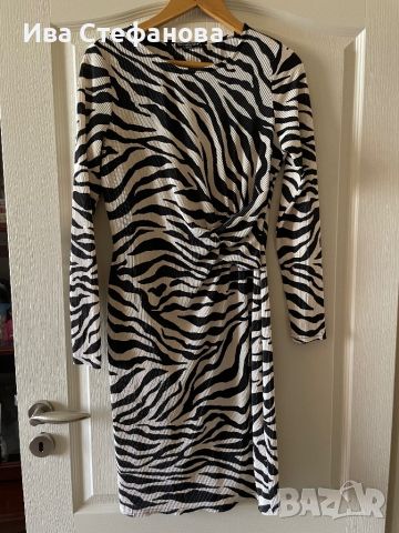 Нова миди дължина ситно плисе елегантна ежедневна рокля Marina Kaneva London зебра зебров принт , снимка 1 - Рокли - 45302549