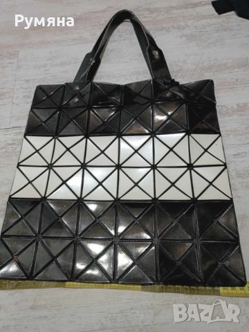 Чанта -модел Issey Miyake bao bao, снимка 1 - Чанти - 46436008